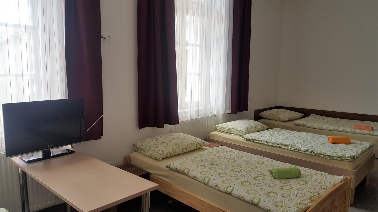 Hotel & Hostel Marenberg Radlje Radlje ob Dravi Extérieur photo