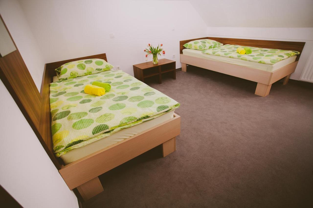 Hotel & Hostel Marenberg Radlje Radlje ob Dravi Extérieur photo